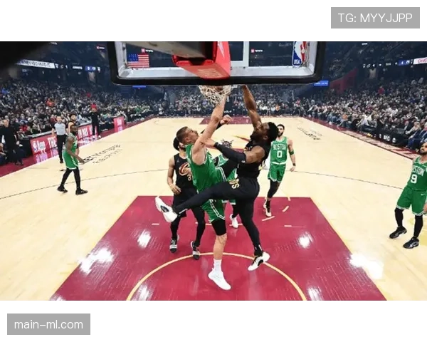 即时战报：凯尔特人半场命中15记三分，骑士被迫撤下双塔